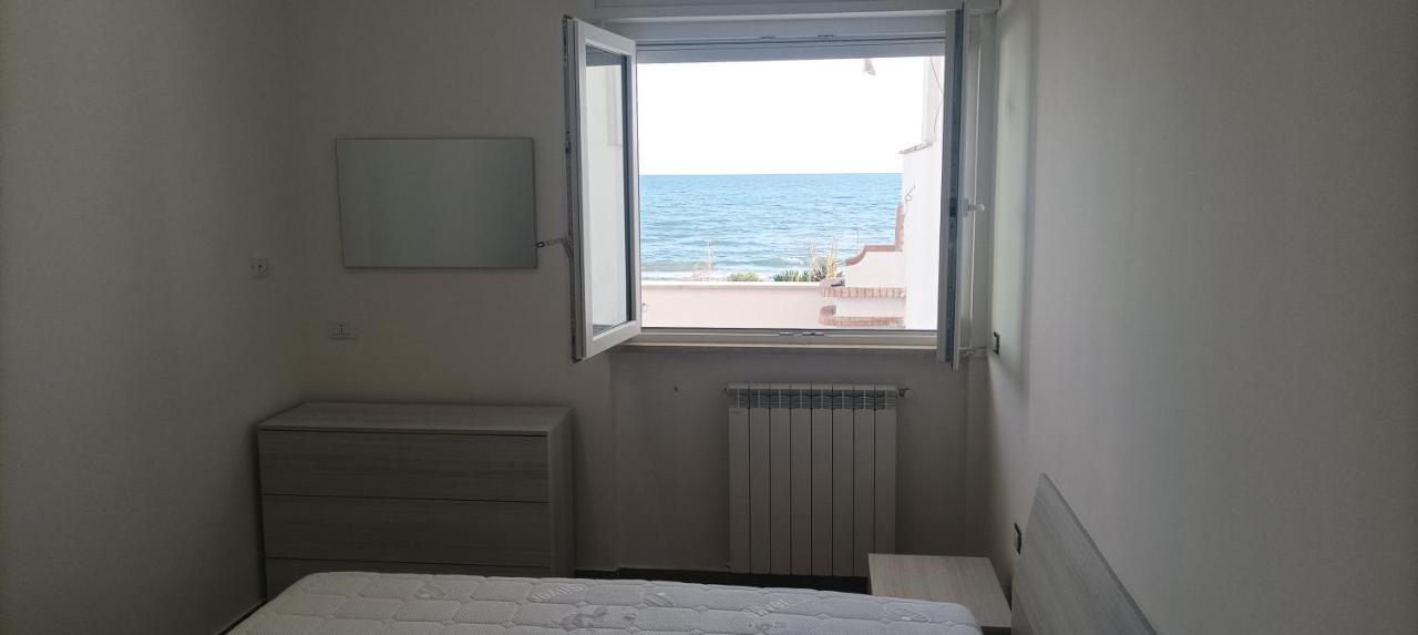 The Suite On The Beach Torvaianica Dış mekan fotoğraf