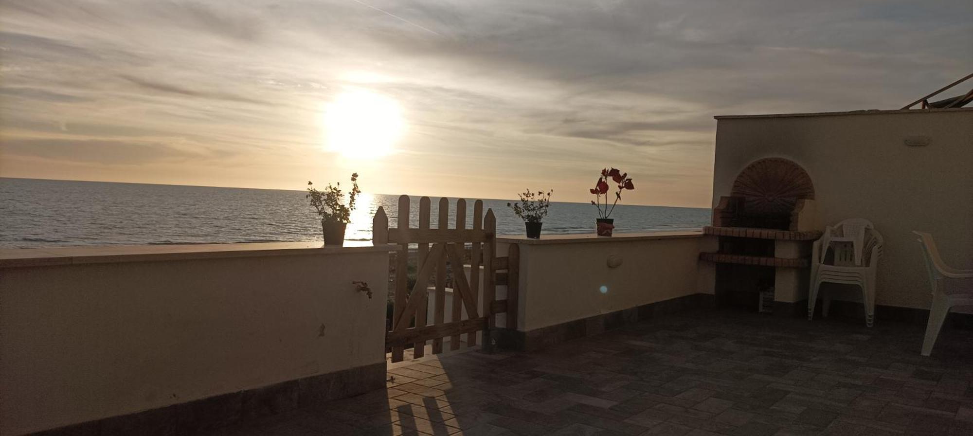 The Suite On The Beach Torvaianica Dış mekan fotoğraf