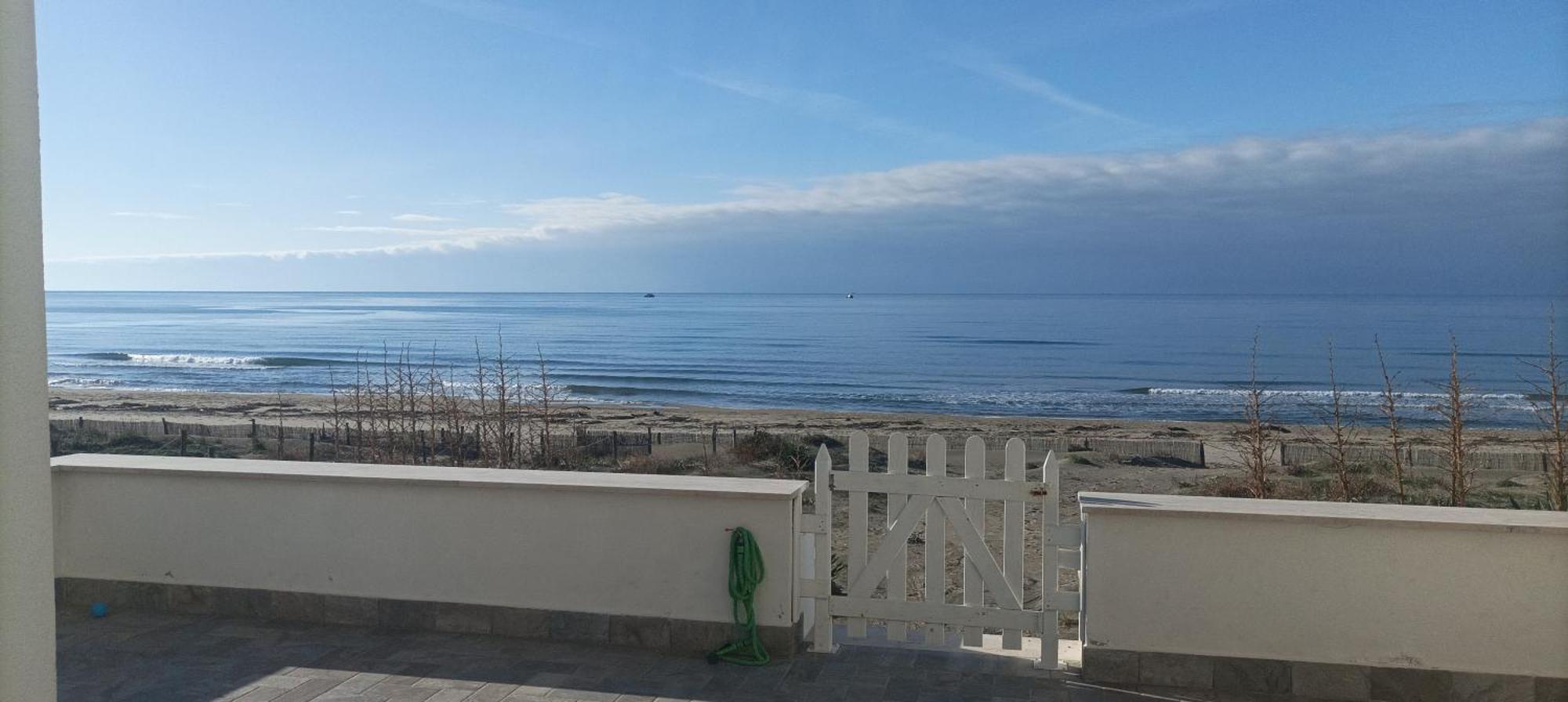 The Suite On The Beach Torvaianica Dış mekan fotoğraf
