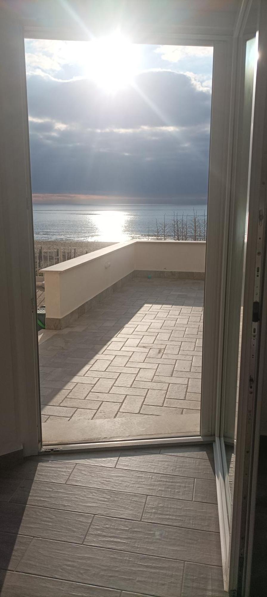 The Suite On The Beach Torvaianica Dış mekan fotoğraf